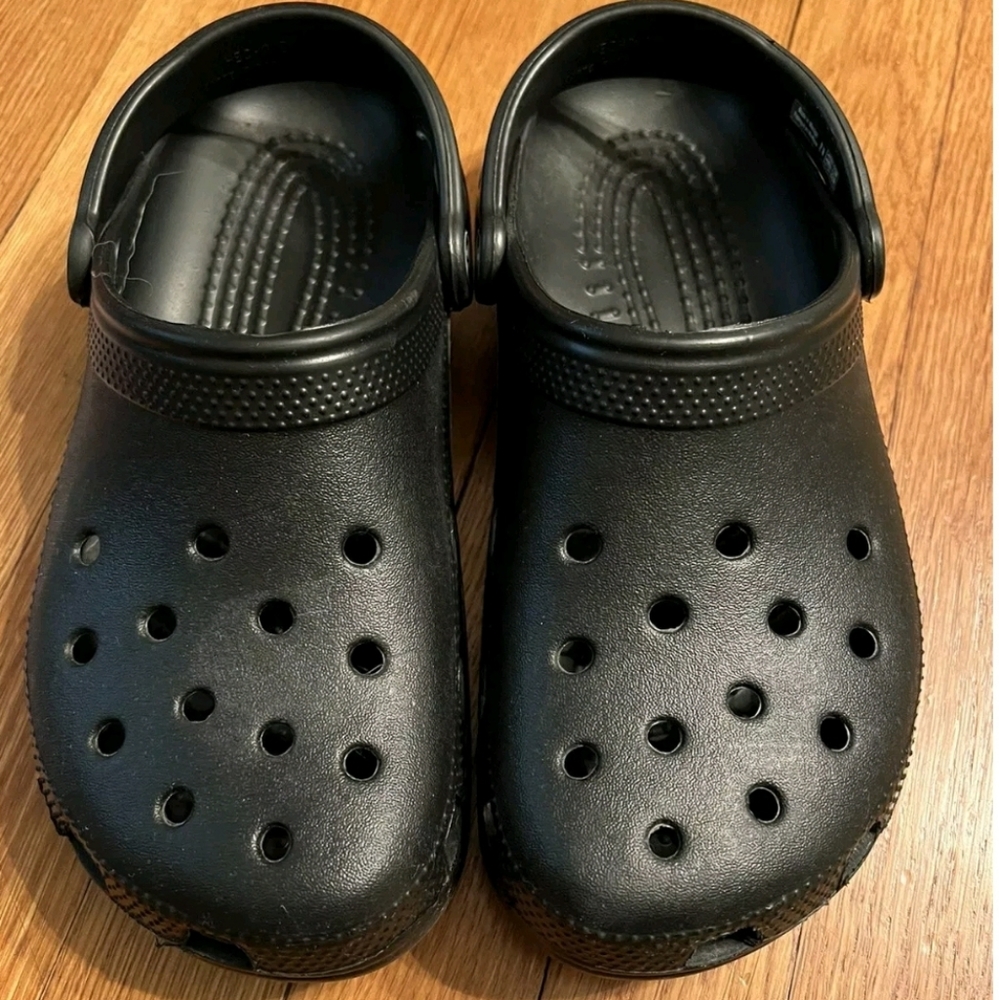 Black Crocs Classic Clogs